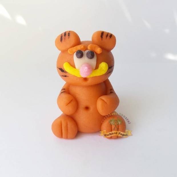 Garfield 5cm-es tortafigura kókuszdió műanyagból