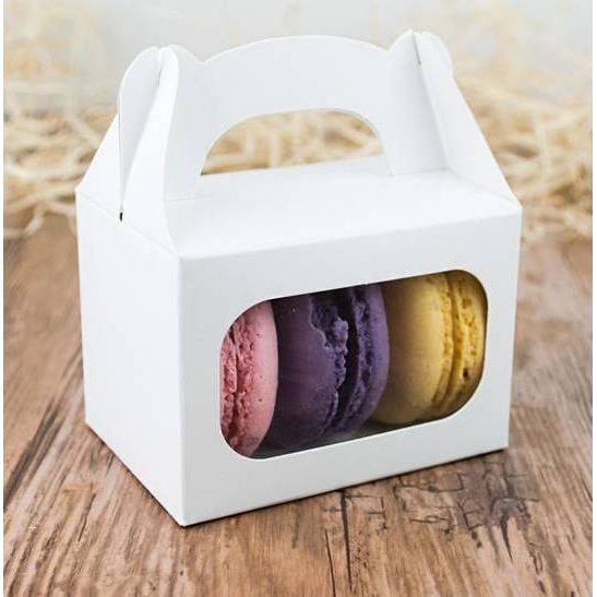 Esküvői macaron doboz fehér (8 x 5,7 x 5,7 cm)