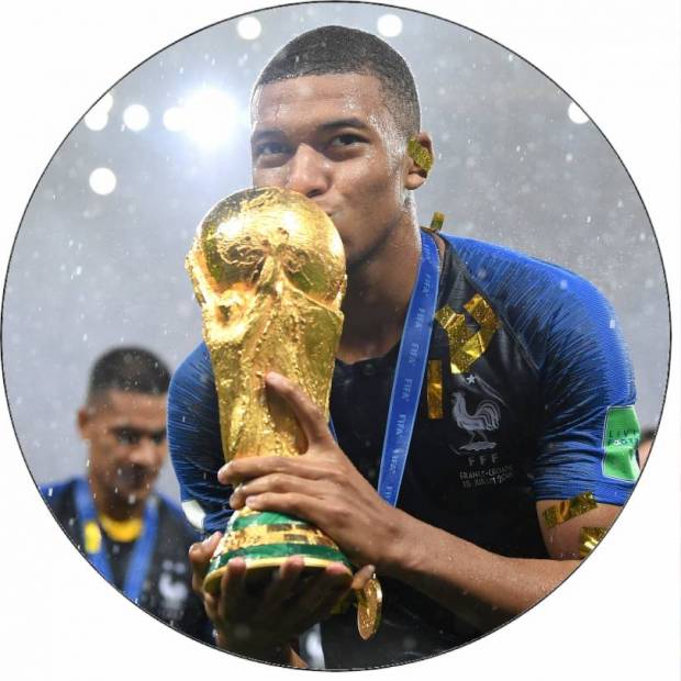 Ehető papír Kilian Mbappé a győztes trófeával 19,5 cm